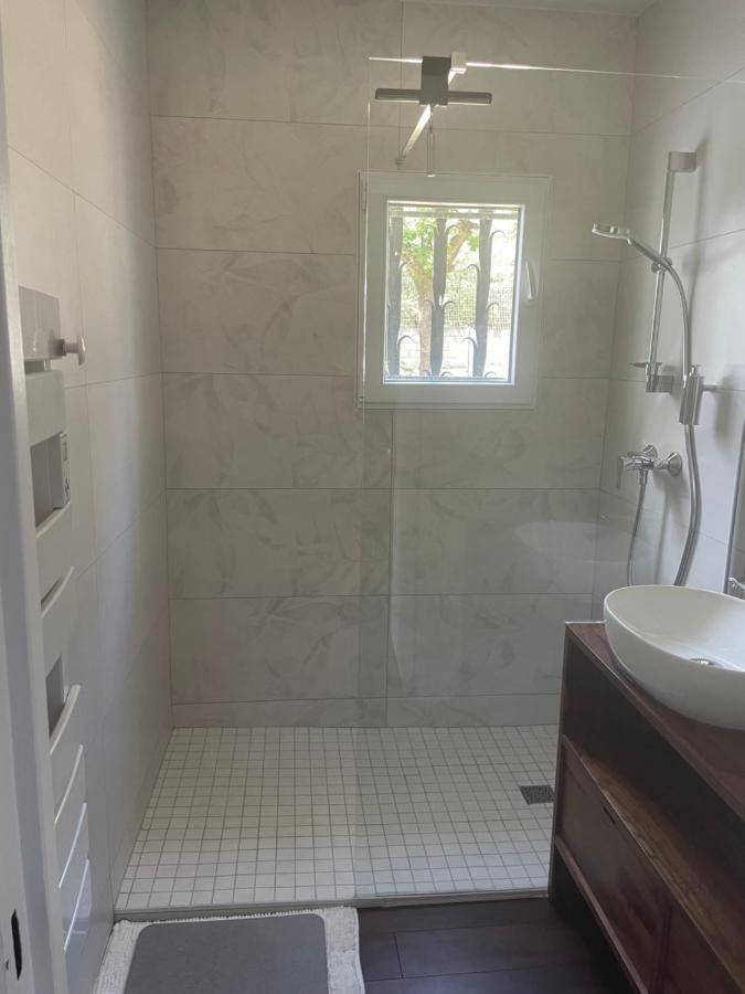 Bed and Breakfast Les Terrasses Des Gardies Pignan Экстерьер фото